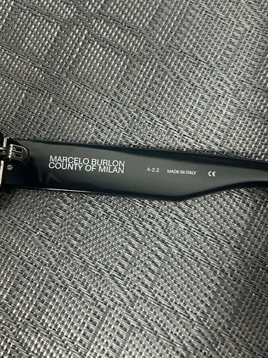 Marcelo Burlon County of Milan – zausznik z napisem Made in Italy