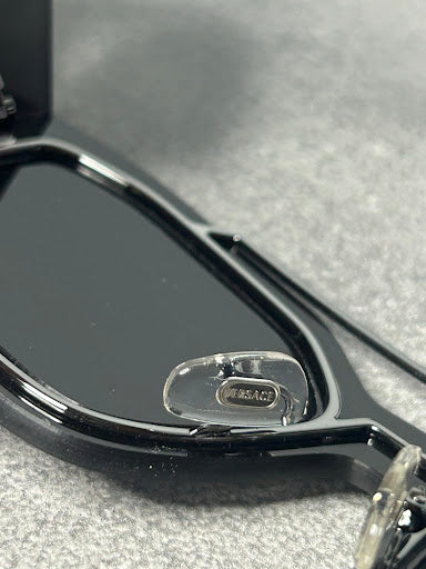 Versace VE4361 – Czarne Okulary Przeciwsłoneczne z Medalionem Meduzy
