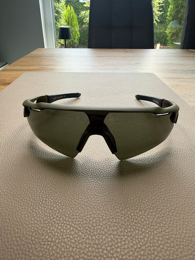 Messy Weekend – Okulary sportowe Shield (khaki/oliwkowe)