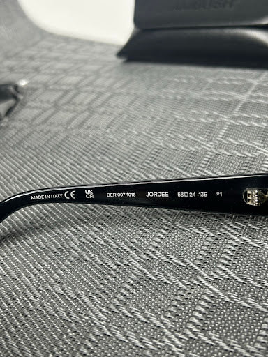 AMBUSH® JORDEE – Czarne Okulary Przeciwsłoneczne z Żółtymi Soczewkami