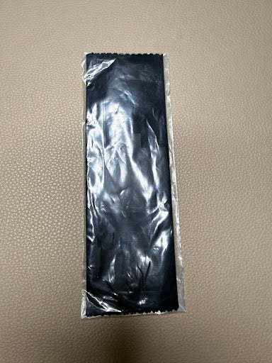 Marcelo Burlon CERI001 – zausznik z logo, efekt hammered