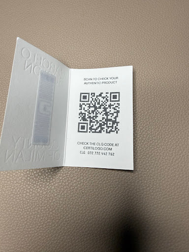 Marcelo Burlon CERI001 – owalne kremowe okulary, widók z przodu
