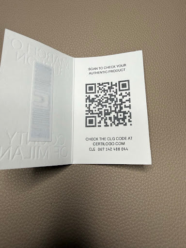 Marcelo Burlon CERI005 1007 – widók z boku, srebrny krzyż na zausznikach