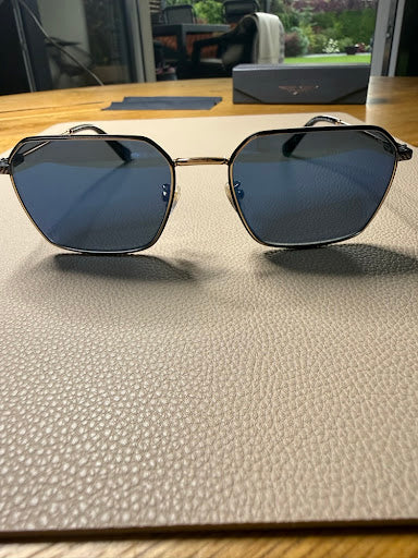 Police Octane 9 SPLL84 – okulary z pudełkiem i saszetką Police