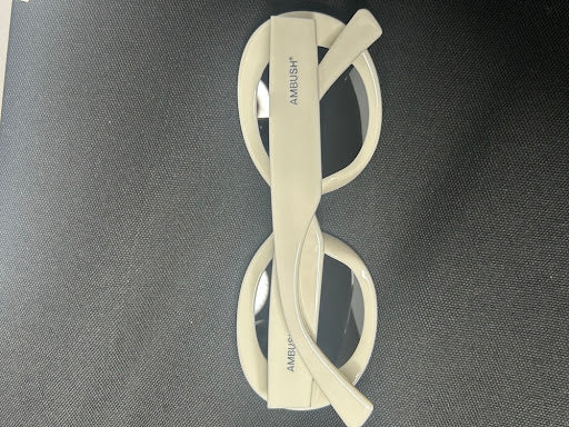 AMBUSH KURT - komplet z pudełkiem, etui i kartą produktu